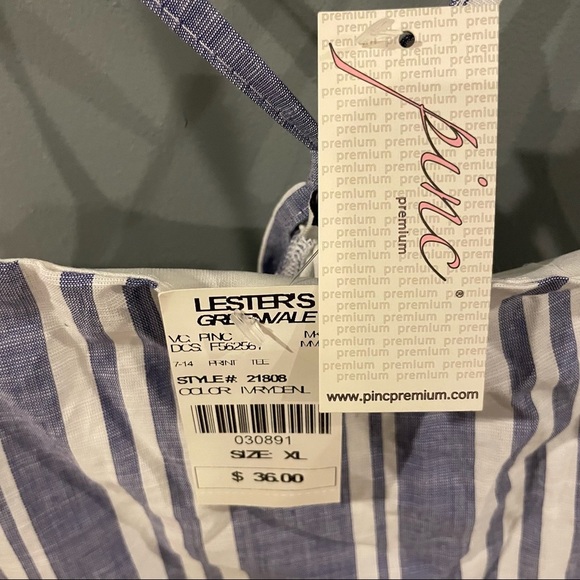 Pinc premium NWT lined halter top - Picture 3 of 3